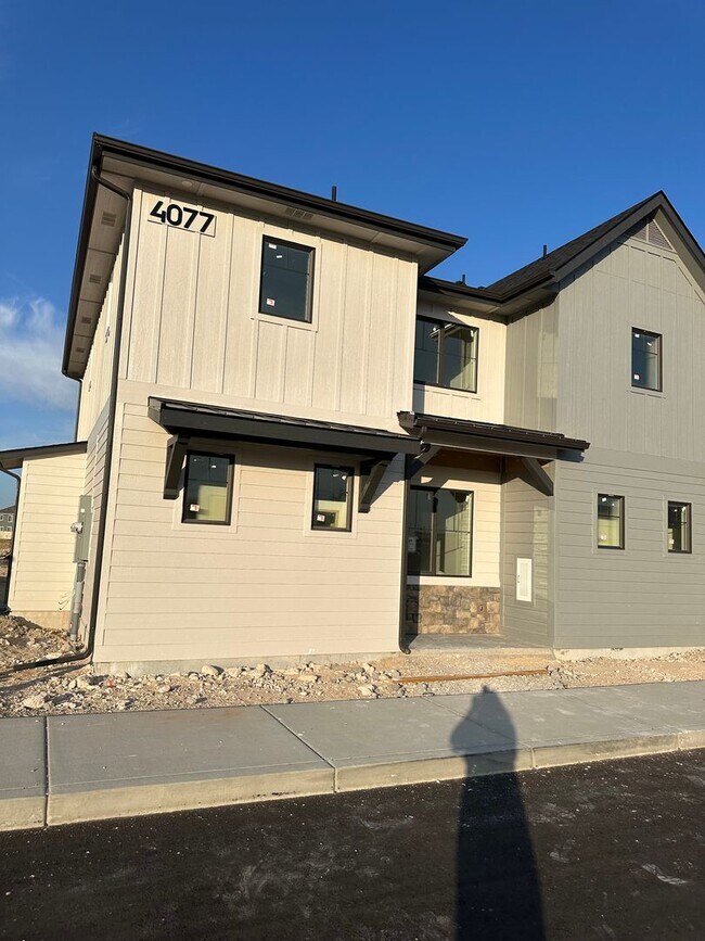 Building Photo - 4095 S Lone Pne Wy