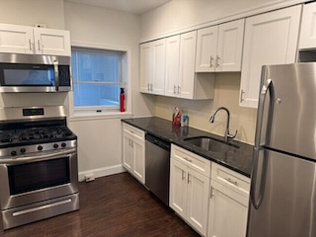 Building Photo - Great updated 3 Bedroom Row home in Manayunk for rent $2,200/month