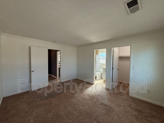 Building Photo - 856 Nottingham Dr