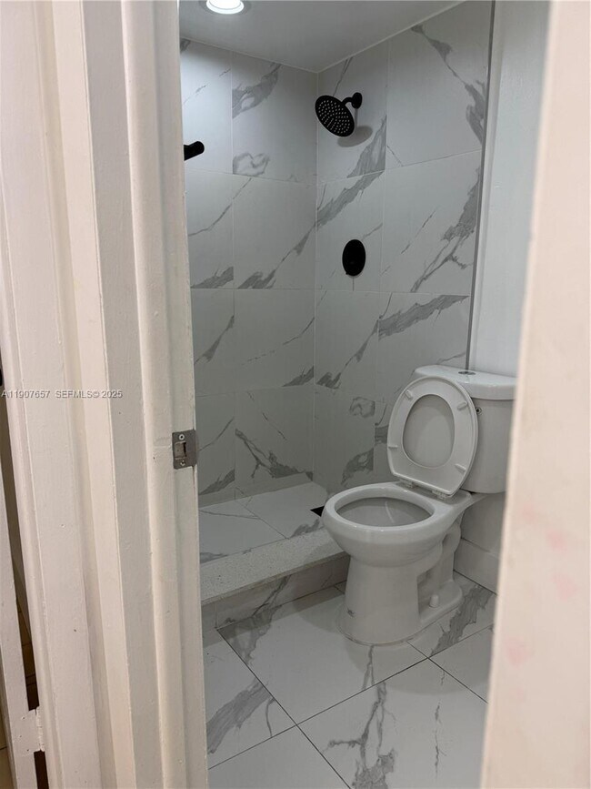 Building Photo - 6190 W 19th Ave