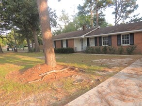 Building Photo - 145 Summerhill Rd