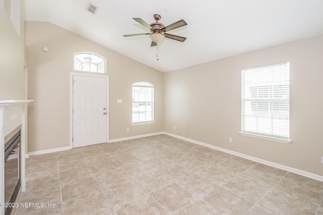 Building Photo - 10715 Ogalla Ave