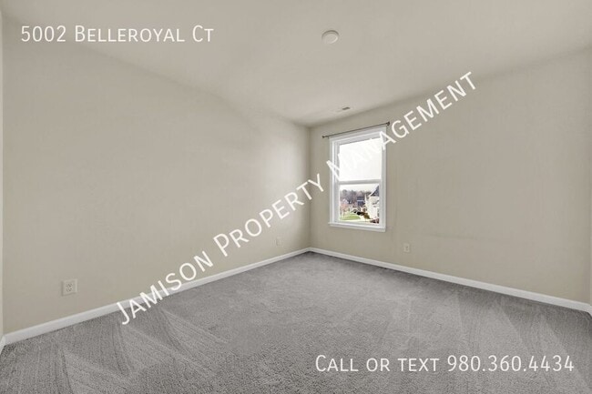 Building Photo - 5002 Belleroyal Ct