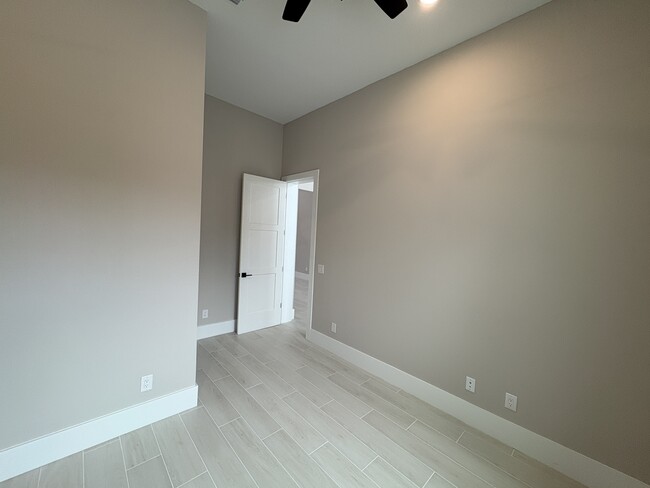 Building Photo - 547 Sanctuary Golf Pl