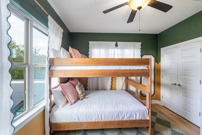 Building Photo - 13420 Trail Driver St