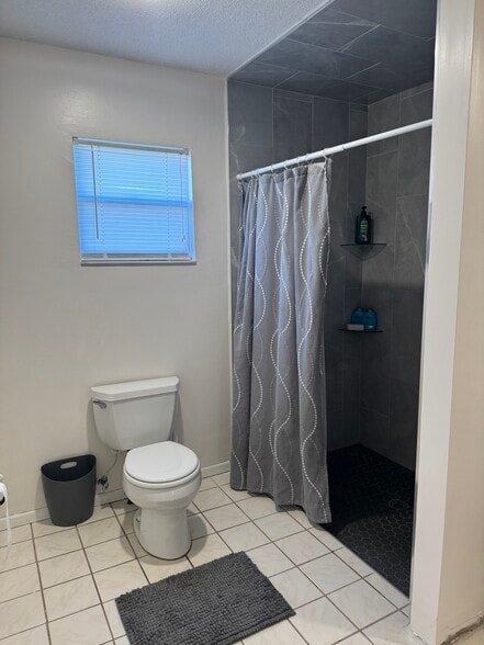 Primary Bathroom - 1063 Wexford Way