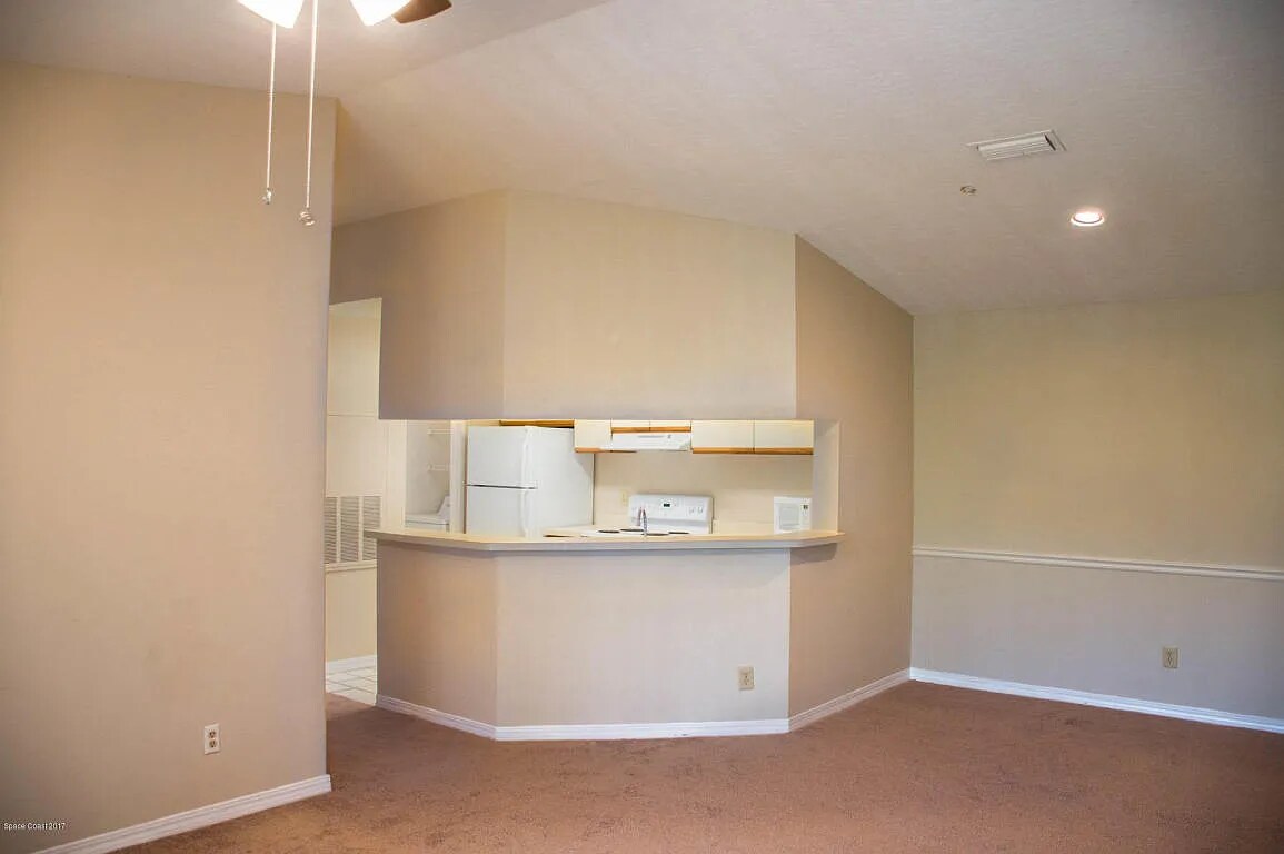 Building Photo - 7667 N Wickham Rd