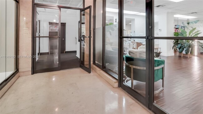 Building Photo - 300 Bayview Dr