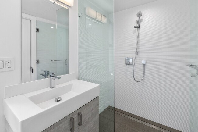 Building Photo - 1363 Minna St