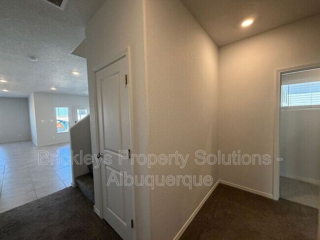 Building Photo - 6118 Chicago Dr SE