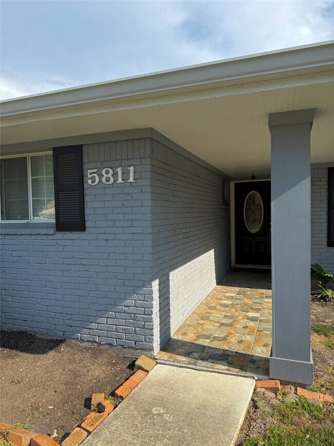 Building Photo - 5811 McKnight St