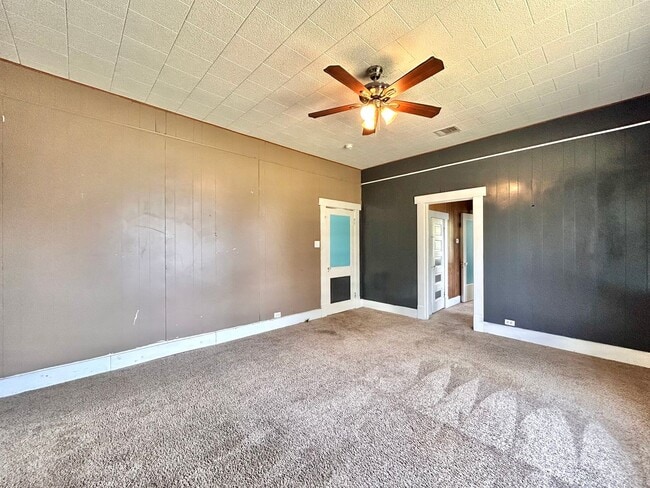 Building Photo - Inviting 2BR/1BA Single-Level Home with Po...