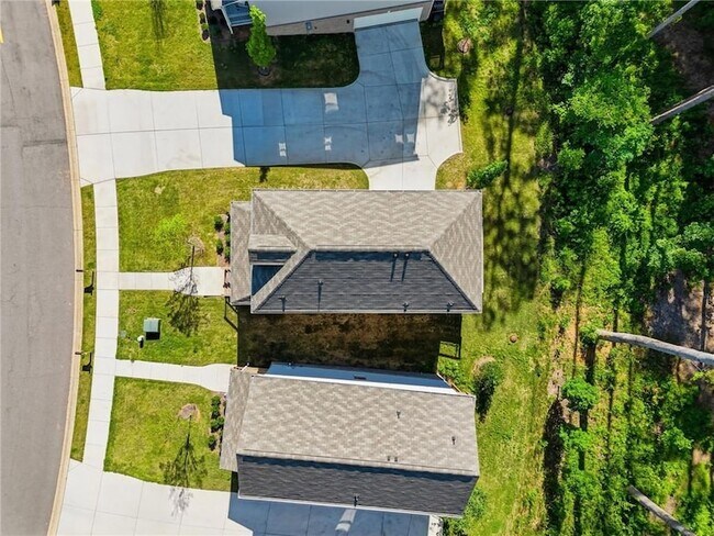 Building Photo - 1670 Eagle Dr