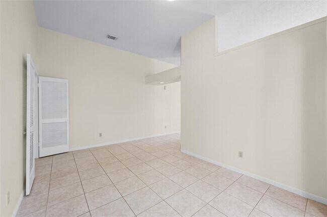 Building Photo - 17402 Eastwood Cir