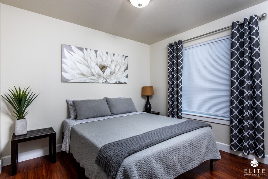 Building Photo - 920 W Wilder Ave