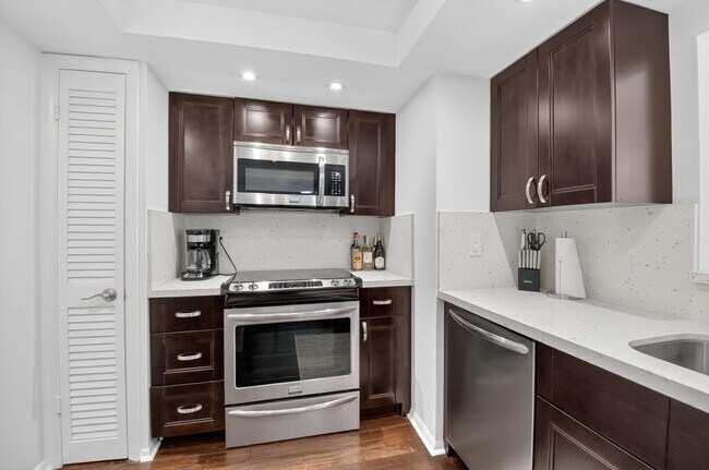 Building Photo - 4750 S Ocean Blvd