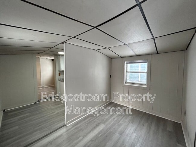 Building Photo - 539 S Monroe St