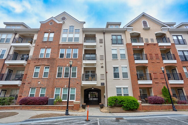 Madison Square at Dunwoody - 1850 Cotillion Dr