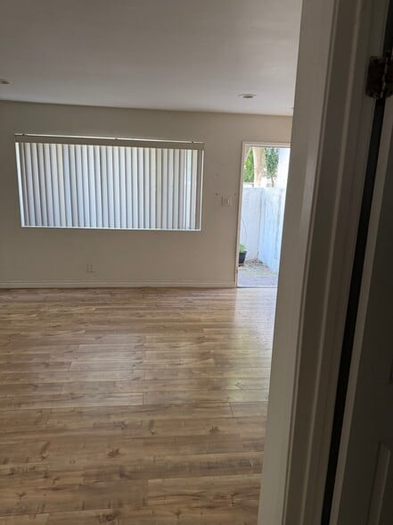 Building Photo - 18547 Collins St