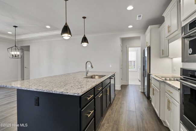 Building Photo - 730 Edgerton Dr