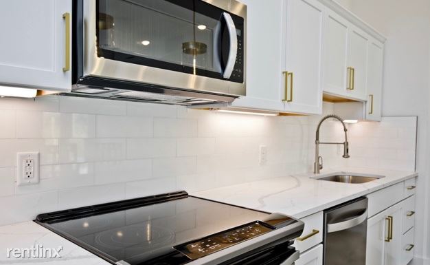 Building Photo - 4 br, 2.5 bath House - 2738 Livingston Square