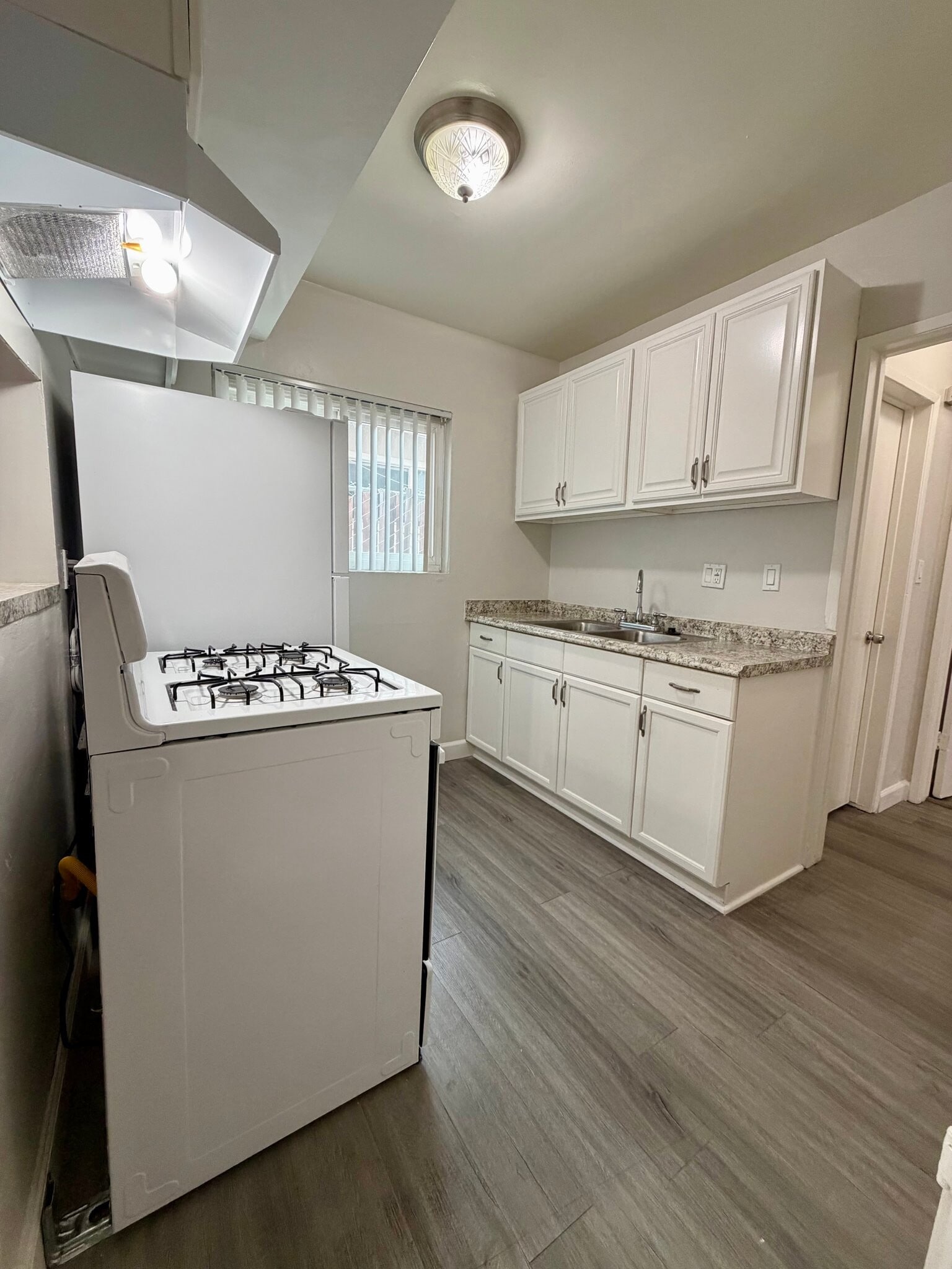 Building Photo - 12414 Dunrobin Ave