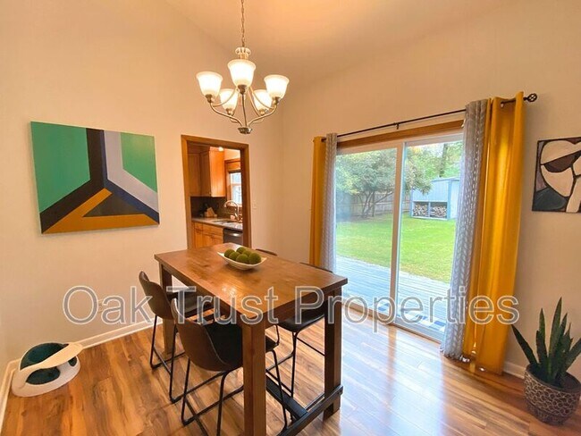 Building Photo - 303 Christiee Ct