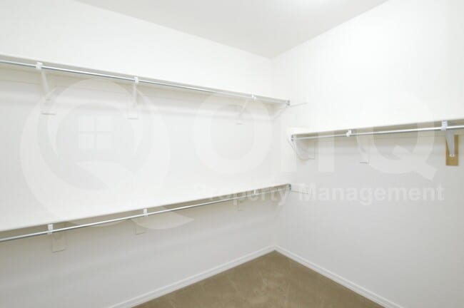 Building Photo - 1522 E Hummingbird Way