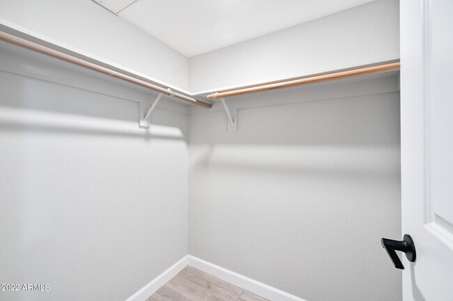 Building Photo - 3131 W Cochise Dr