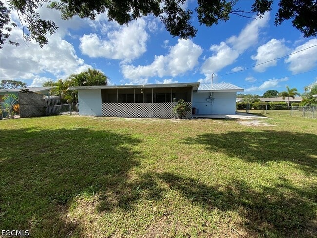 Building Photo - 11310 Linda Loma Dr
