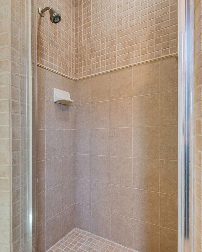 Building Photo - Luxury Summerlin Living in Gated Canyon Crest Community