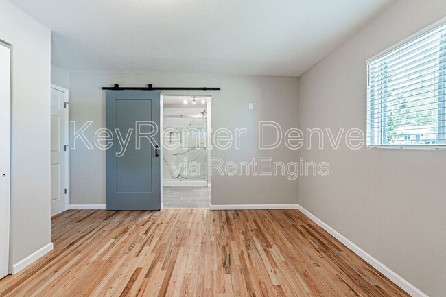 Building Photo - 3730 W Saratoga Ave