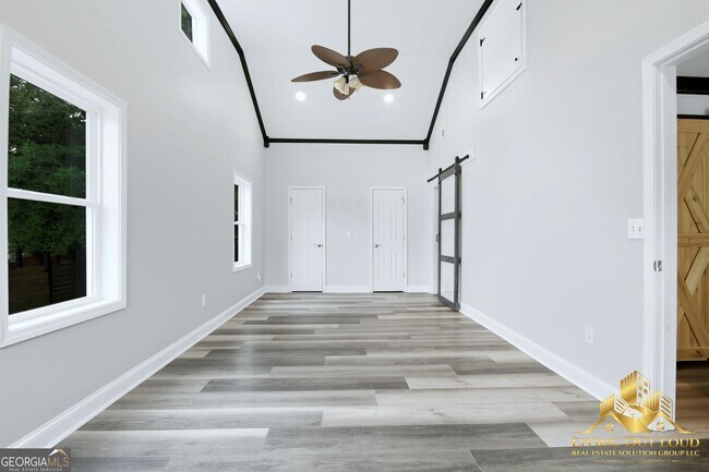 Building Photo - 1439 Westridge Rd SW