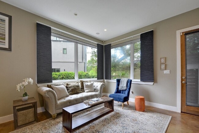Building Photo - 2111 Melridge Pl