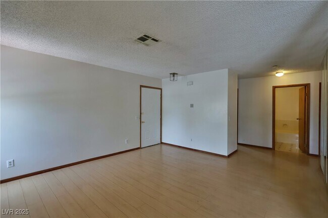Building Photo - 6625 W Tropicana Ave