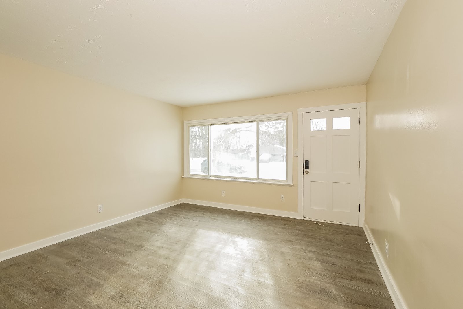 Building Photo - 321 Rexford St