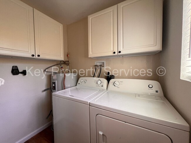 Building Photo - Cozy Two Bedroom House with Large Yard