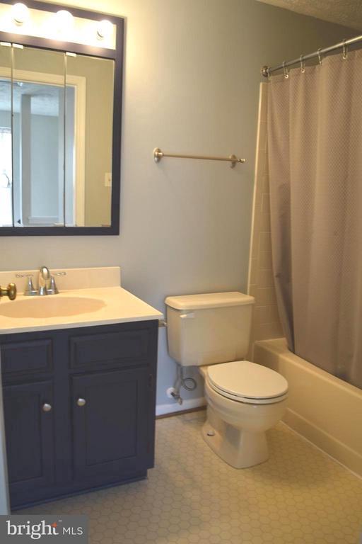 Building Photo - 1549 Autumn Ridge Cir