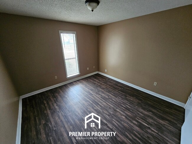 Building Photo - 6386 Midsummer Way