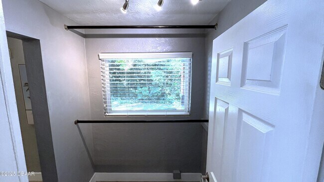 Building Photo - 236 N Keech St