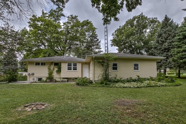 Building Photo - 3 bedroom house coming soon!