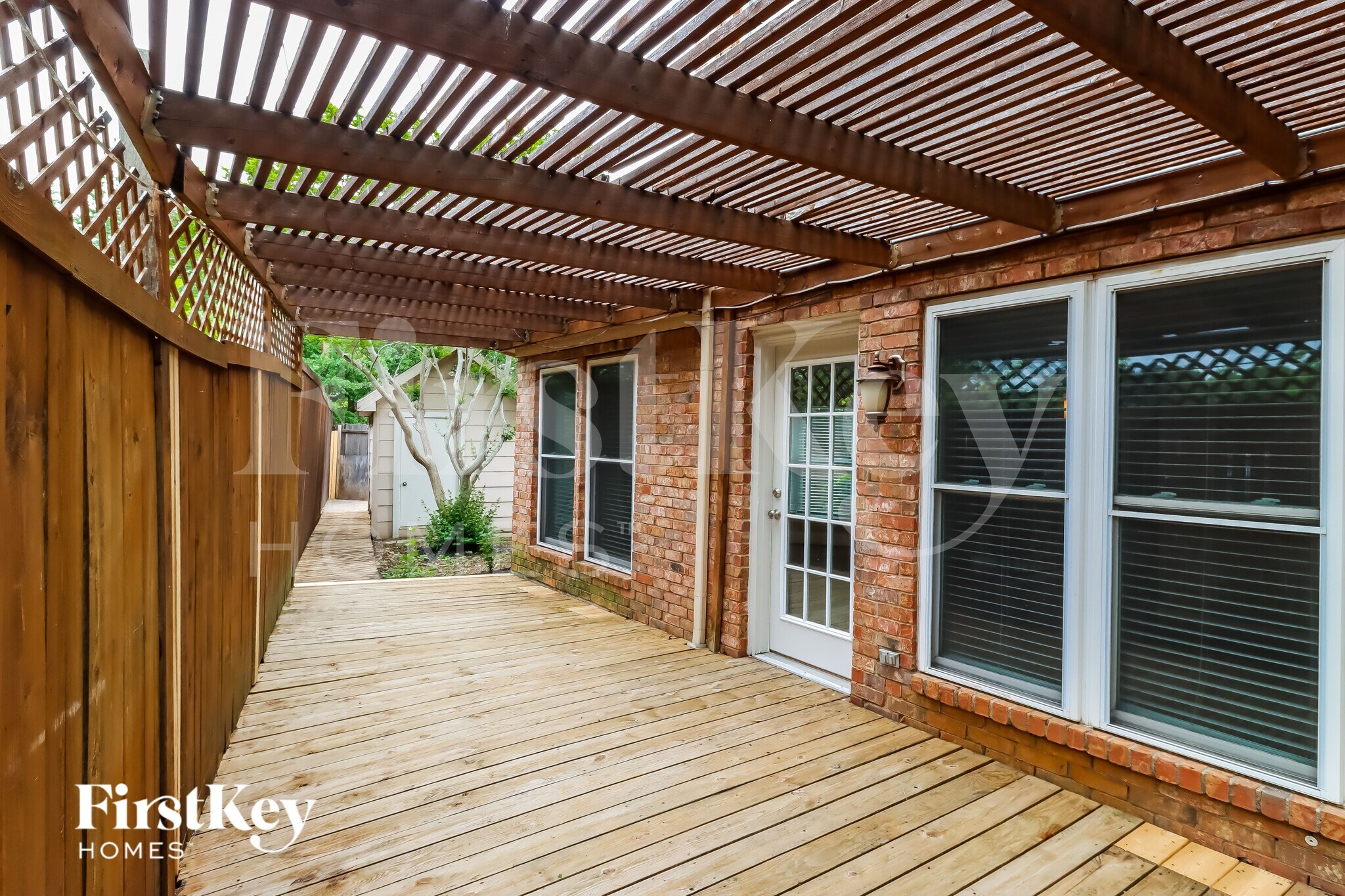 Building Photo - 1105 Carrington Ct