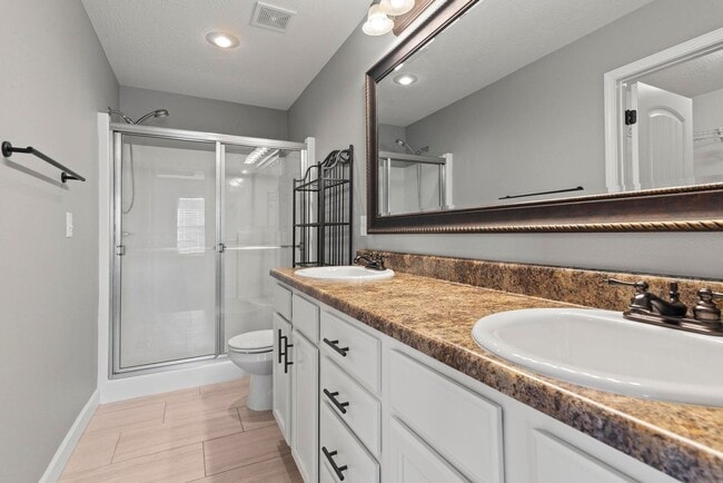 Building Photo - Available Dec 5!