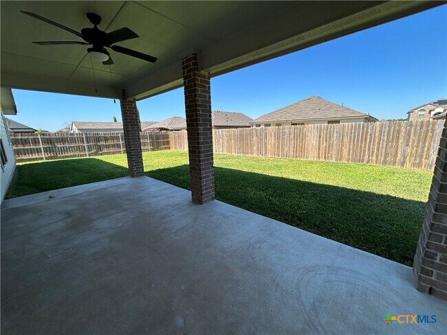 Building Photo - 311 Paddock Ln