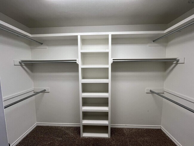 Building Photo - 2908 Featherston Ave