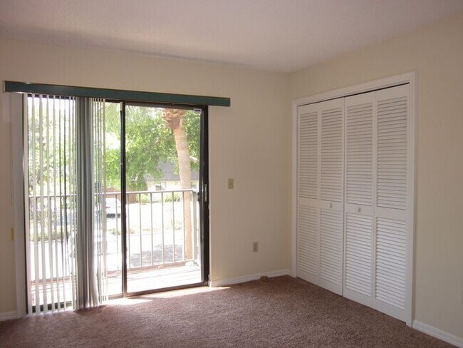 QUAIL RUN TOWNHOMES - 15419 E Pond Woods Dr Tampa FL 33618 | Apartment