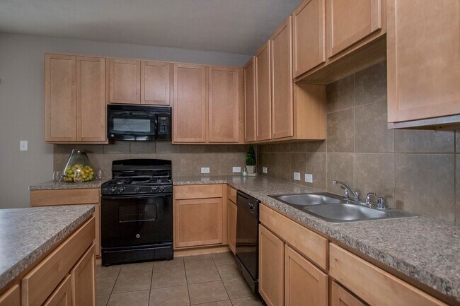 Building Photo - 2209 Onyx Ct