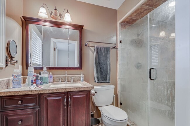 Building Photo - Taft GEM!