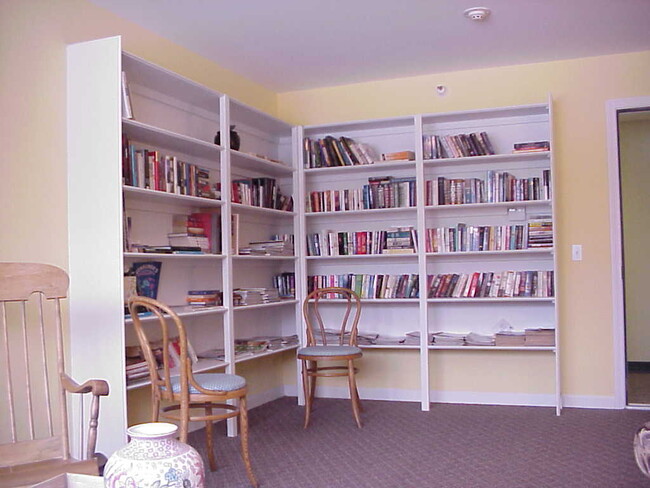 Building Photo - 325 Lime Kiln Rd