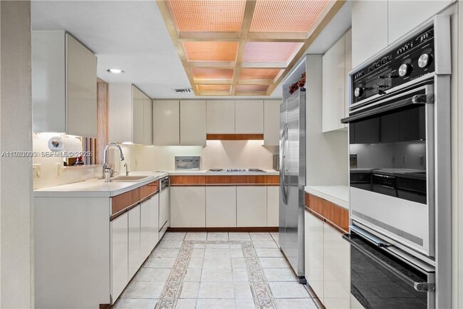 Primary Photo - 11111 Biscayne Blvd